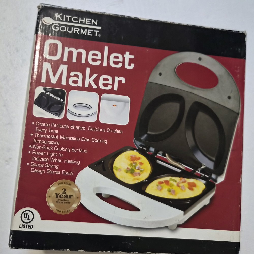 Black and White Omelet Maker